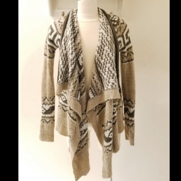 Abercrombie & Fitch Brown & Cream Aztec Print Waterfall Front Cardigan XS-S - Picture 2 of 12
